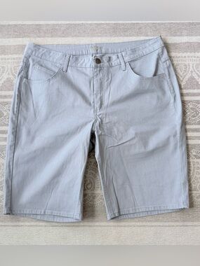 Riders by Lee Light Grey Shorts - size 18